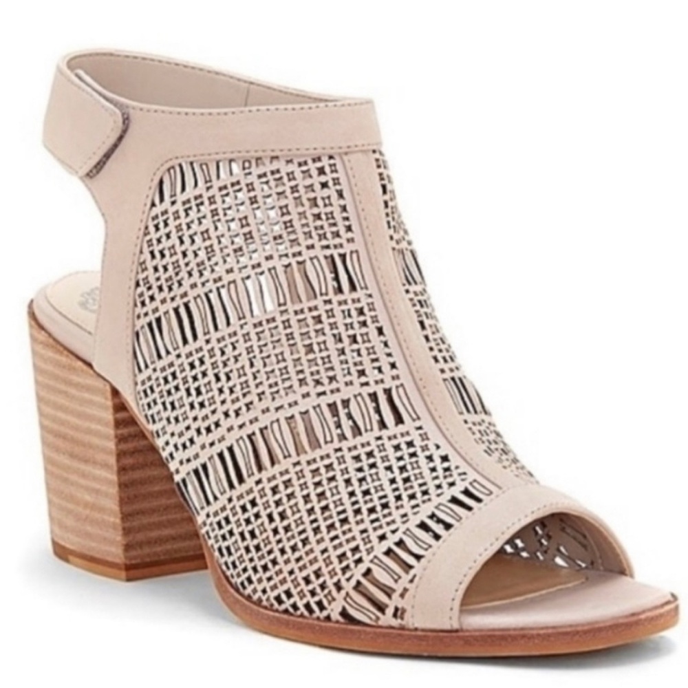 Vince Camuto Keannie Sandal
